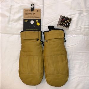 Burton Gondy Gore-Tex Leather Mitt. New with Tags.